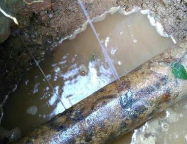 滑县楼顶渗水维修公司分享下地暖漏水的原因及检测方法。